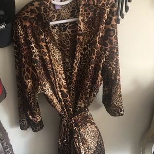 Silky Leopard print robe